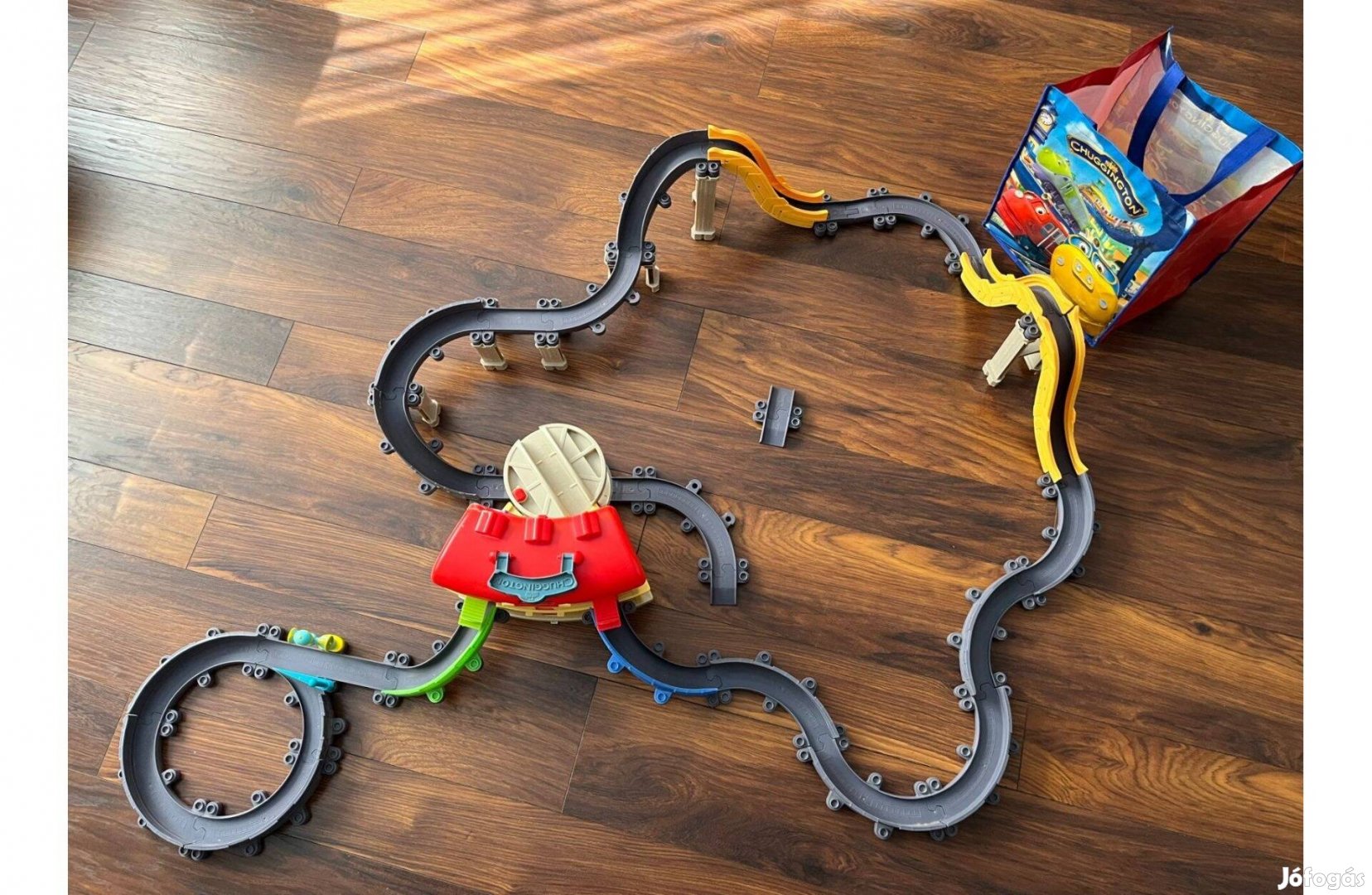 Chuggington fűtőház pályával