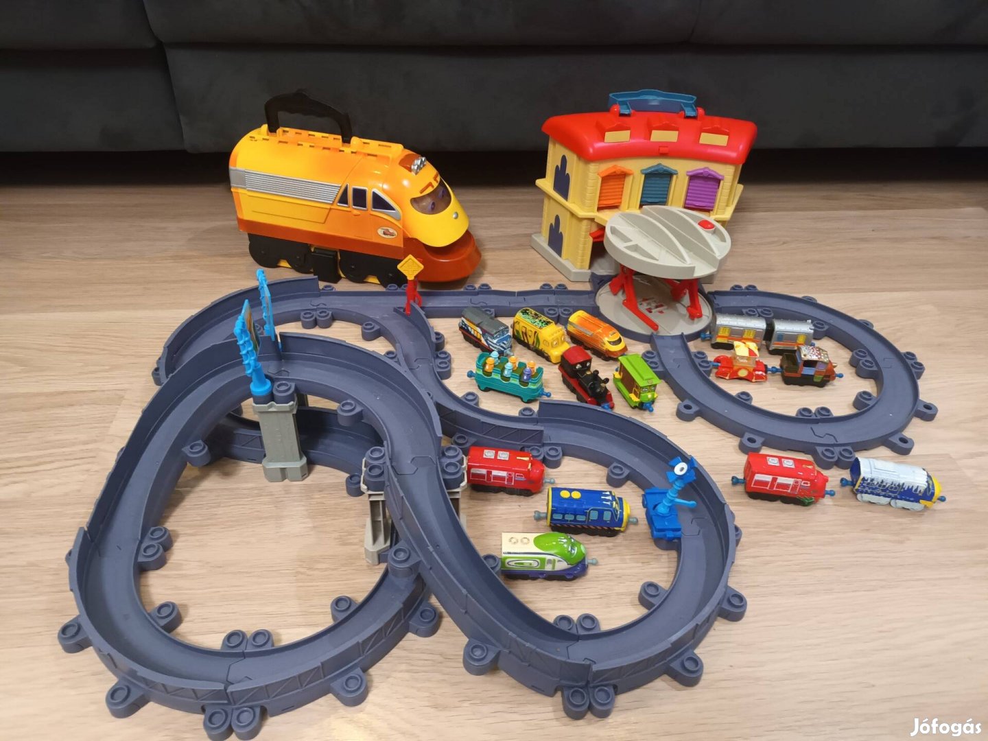 Chuggington kétszintes fűtőház szett