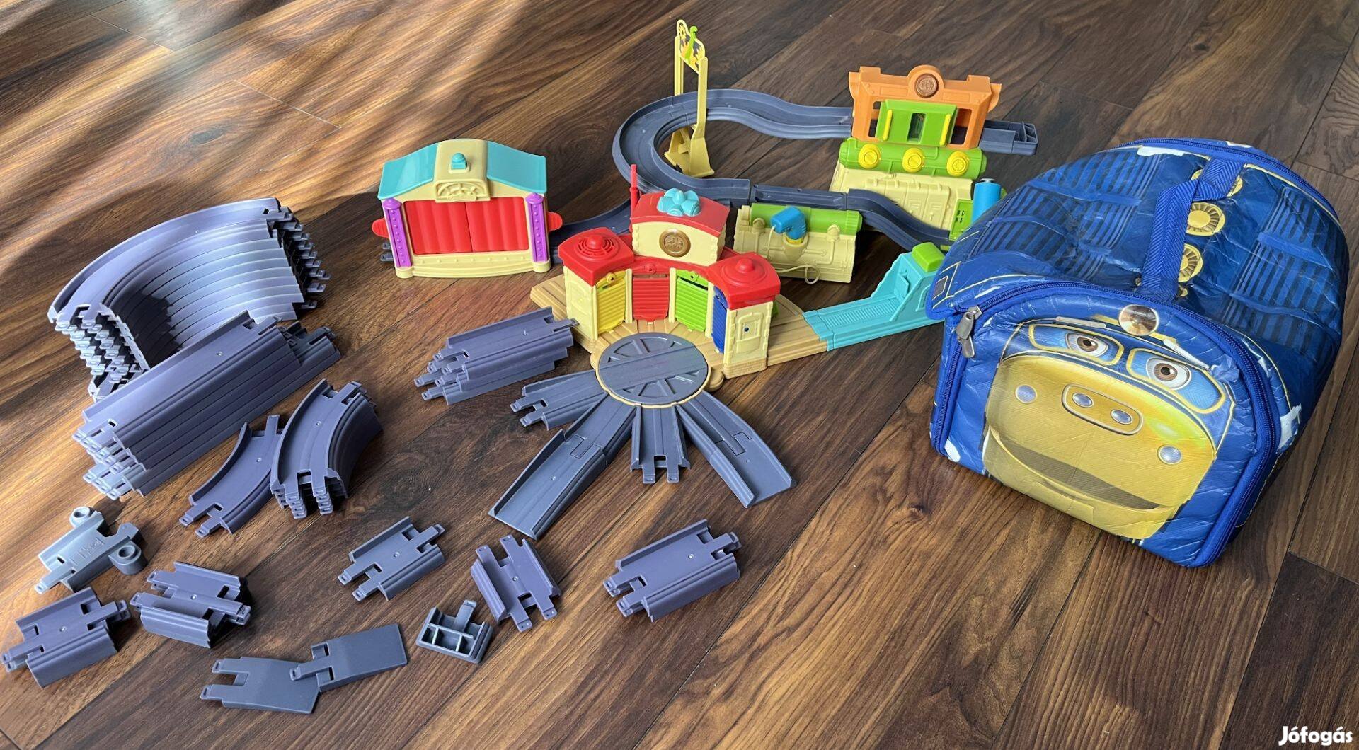 Chuggington kilövős fűtőház, színház, szerelőműhely, Brúnó táska
