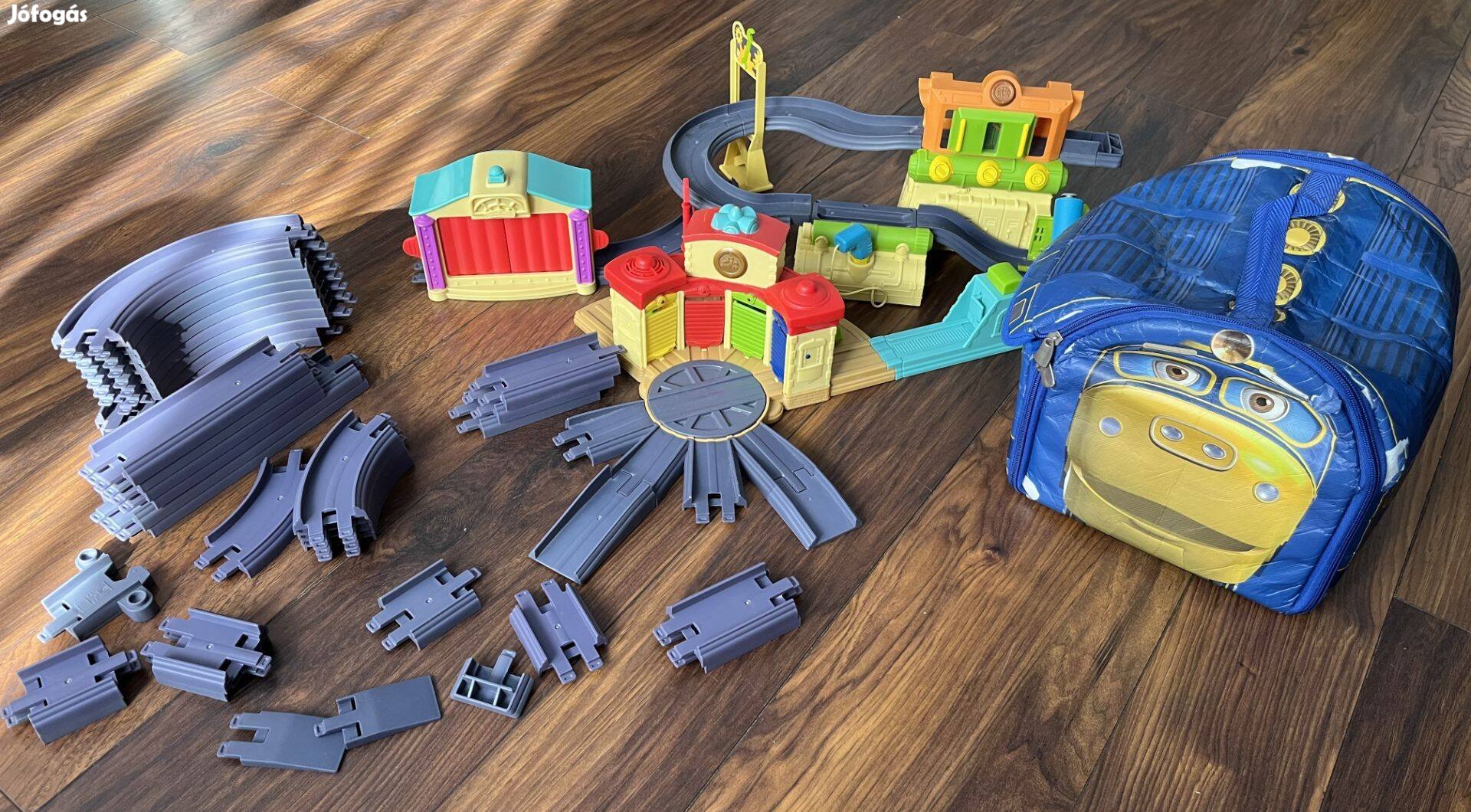 Chuggington kilövős fűtőház, színház, szerelőműhely, Brúnó táska