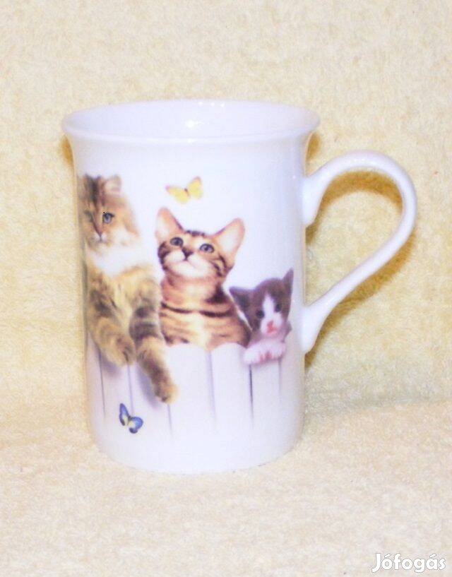 Cicás porcelán bögre