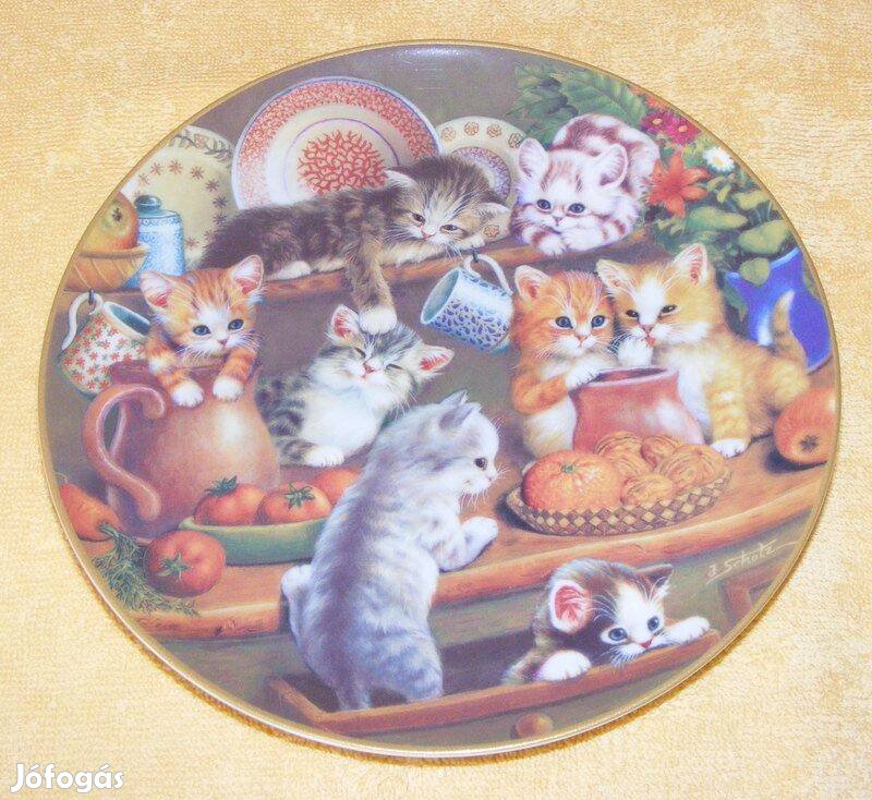 Cicás porcelán falitányér, dísztányér