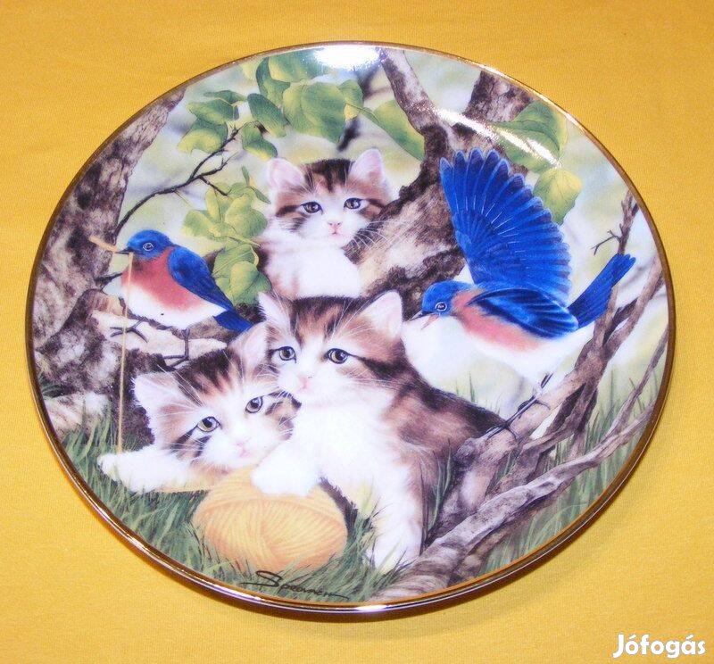 Cicás porcelán tányér