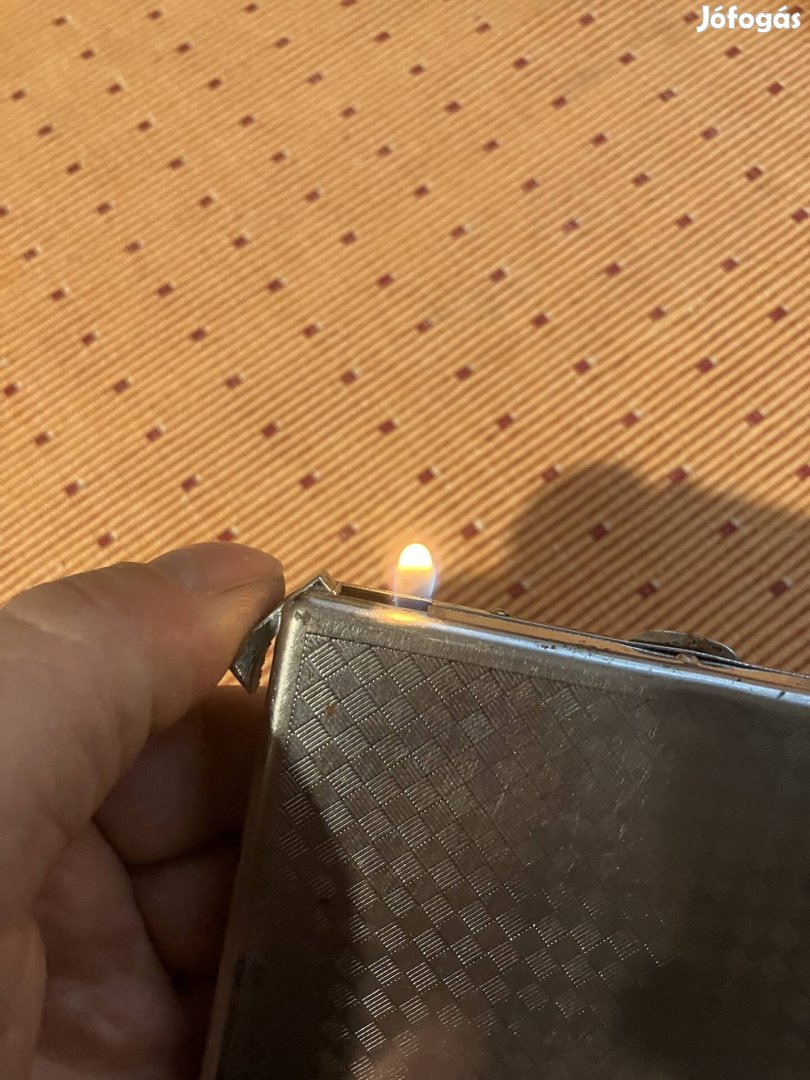 Cigarettatartó 