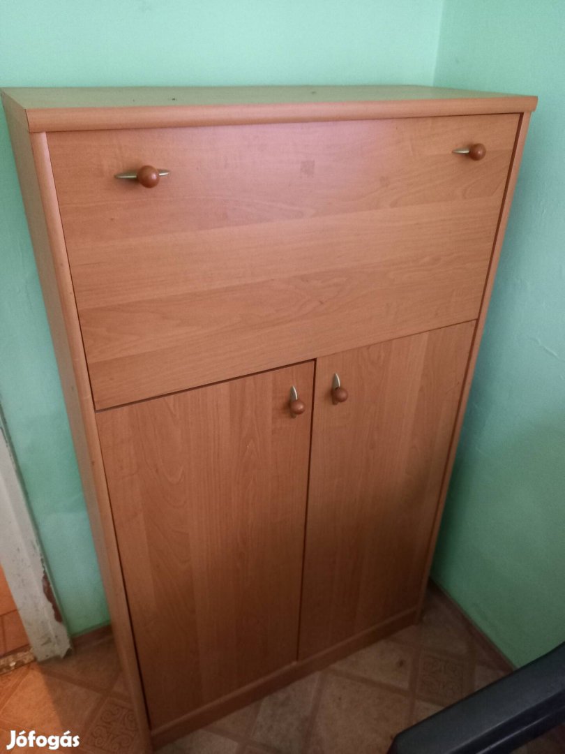 Cipős szekrény