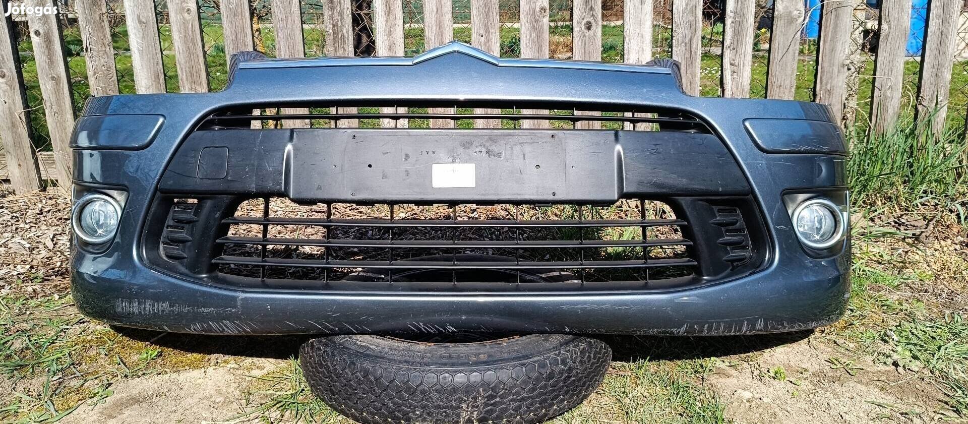 Citron C4 első lökhárító részeivel