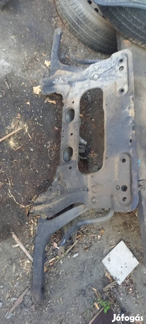 Citroën berlingo bölcső lengökar 