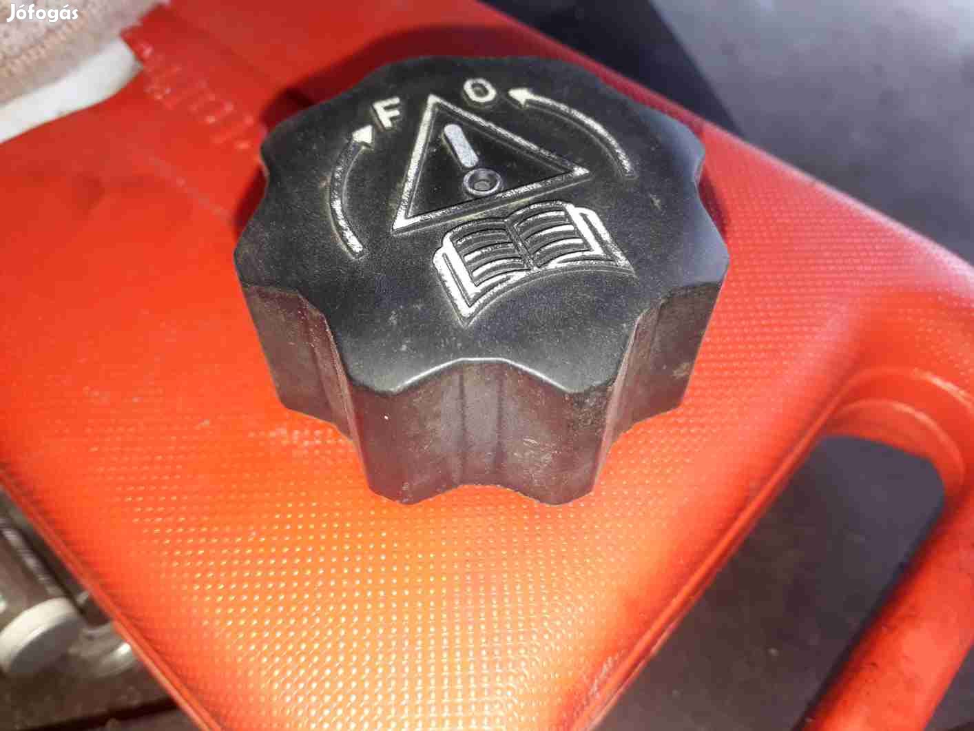 Citroen Berlingo 02-08 Kiegyenlítő Tartály Kupak