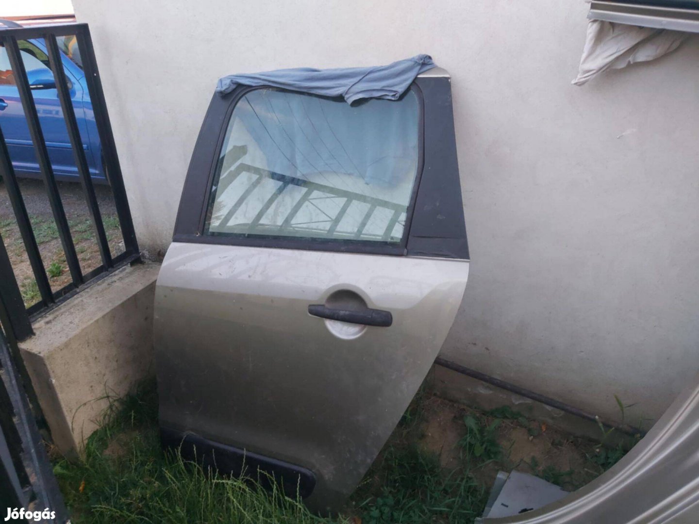 Citroen C3 Picasso 2013-as bal hátsó ajtó és bal hátsó negyed