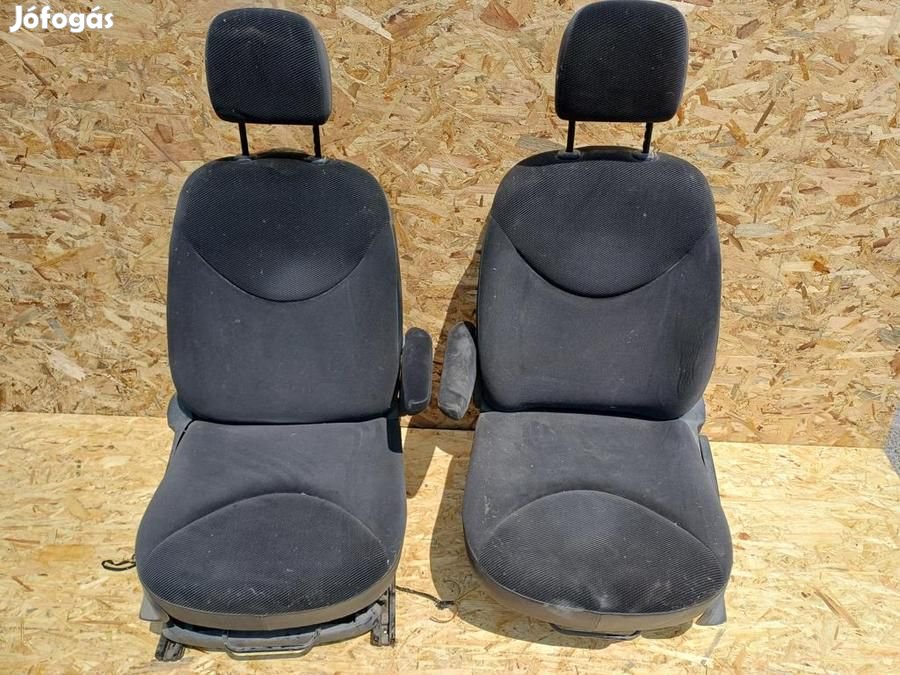 Citroen C3 (2002-2008)  Első Ülés Pár Kartámaszos