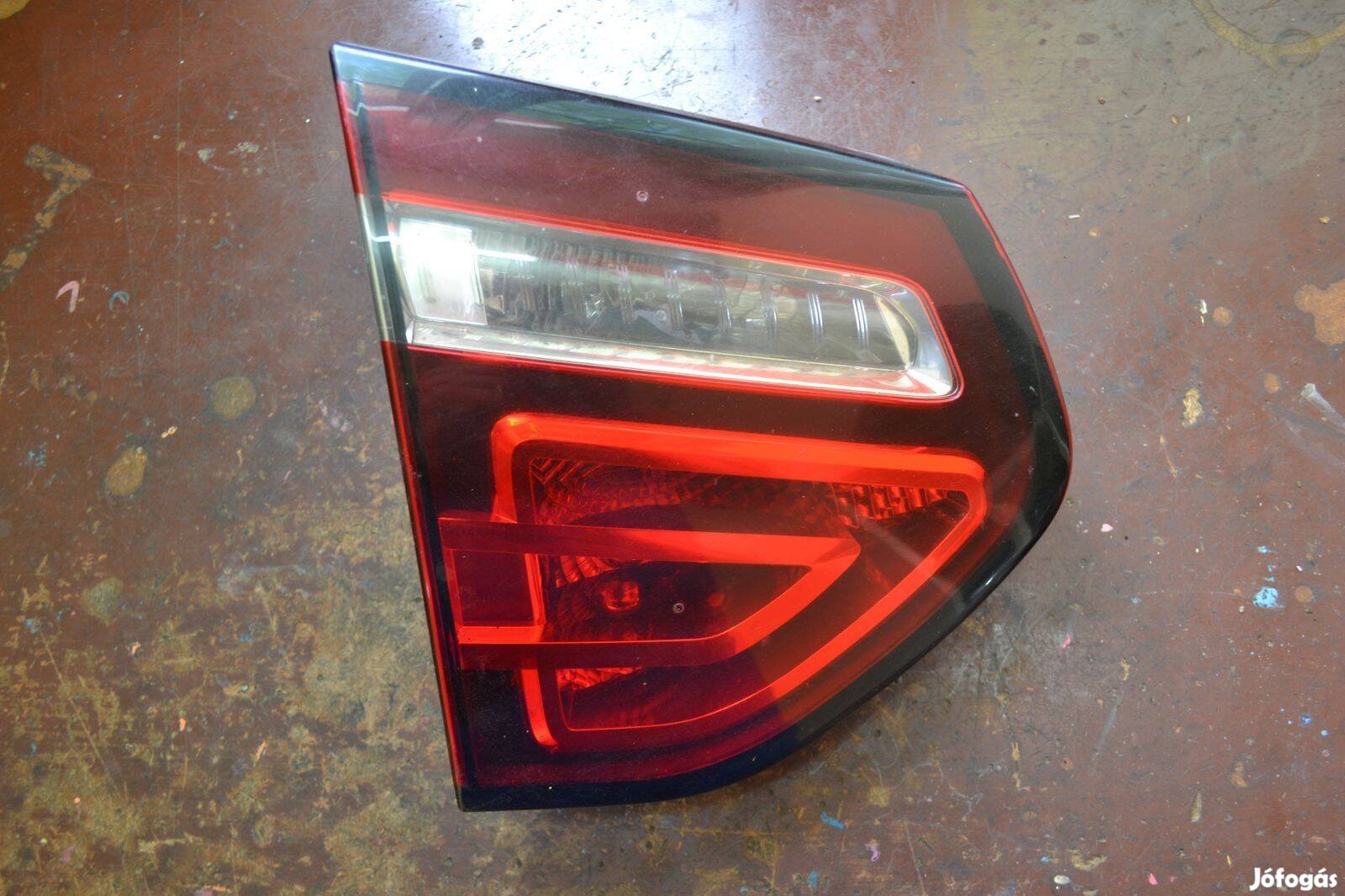Citroen C4 Picasso I bal hátsó belső lámpa! 9673165080