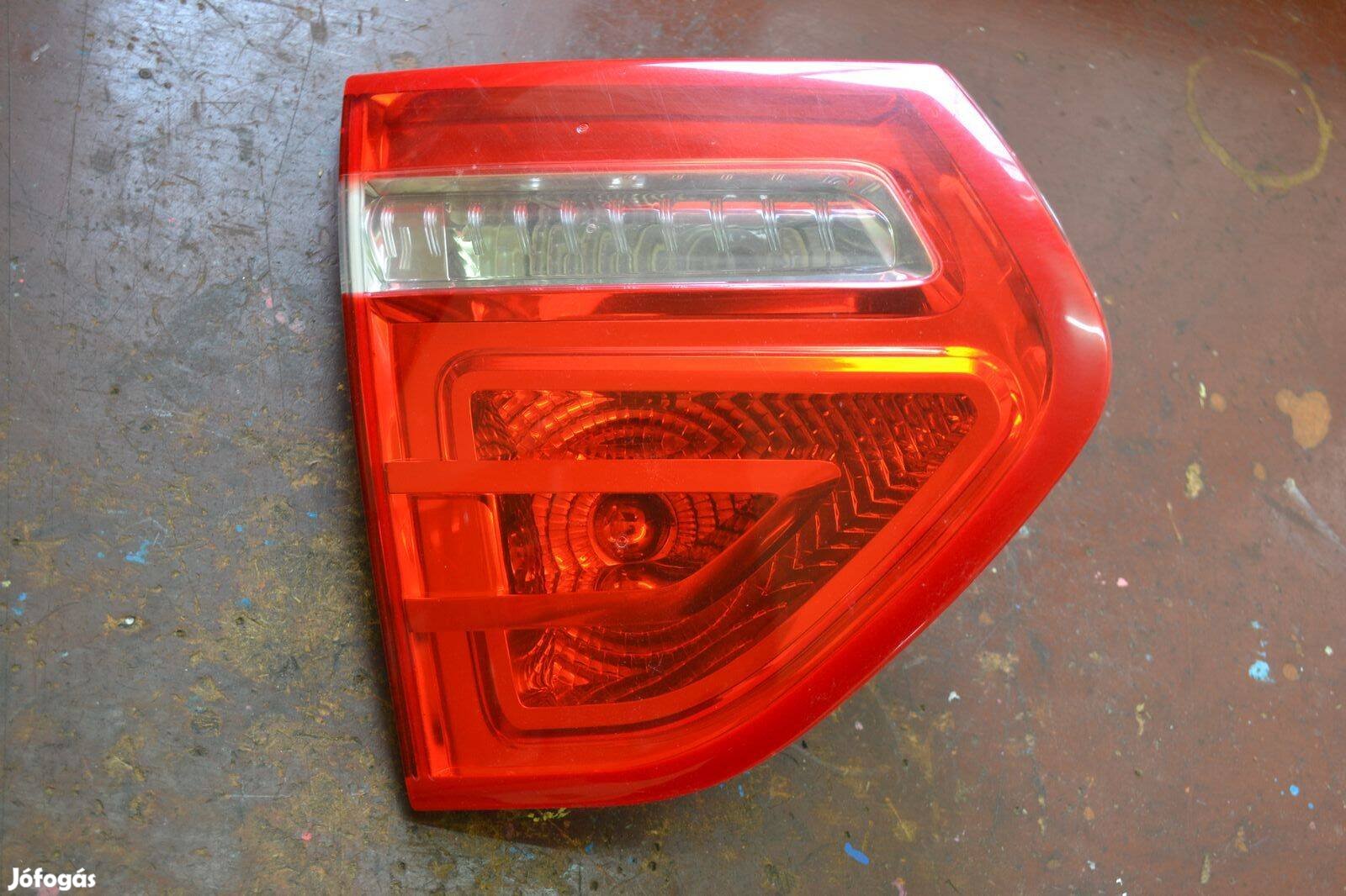 Citroen C4 Picasso bal hátsó belső lámpa! 9653547777