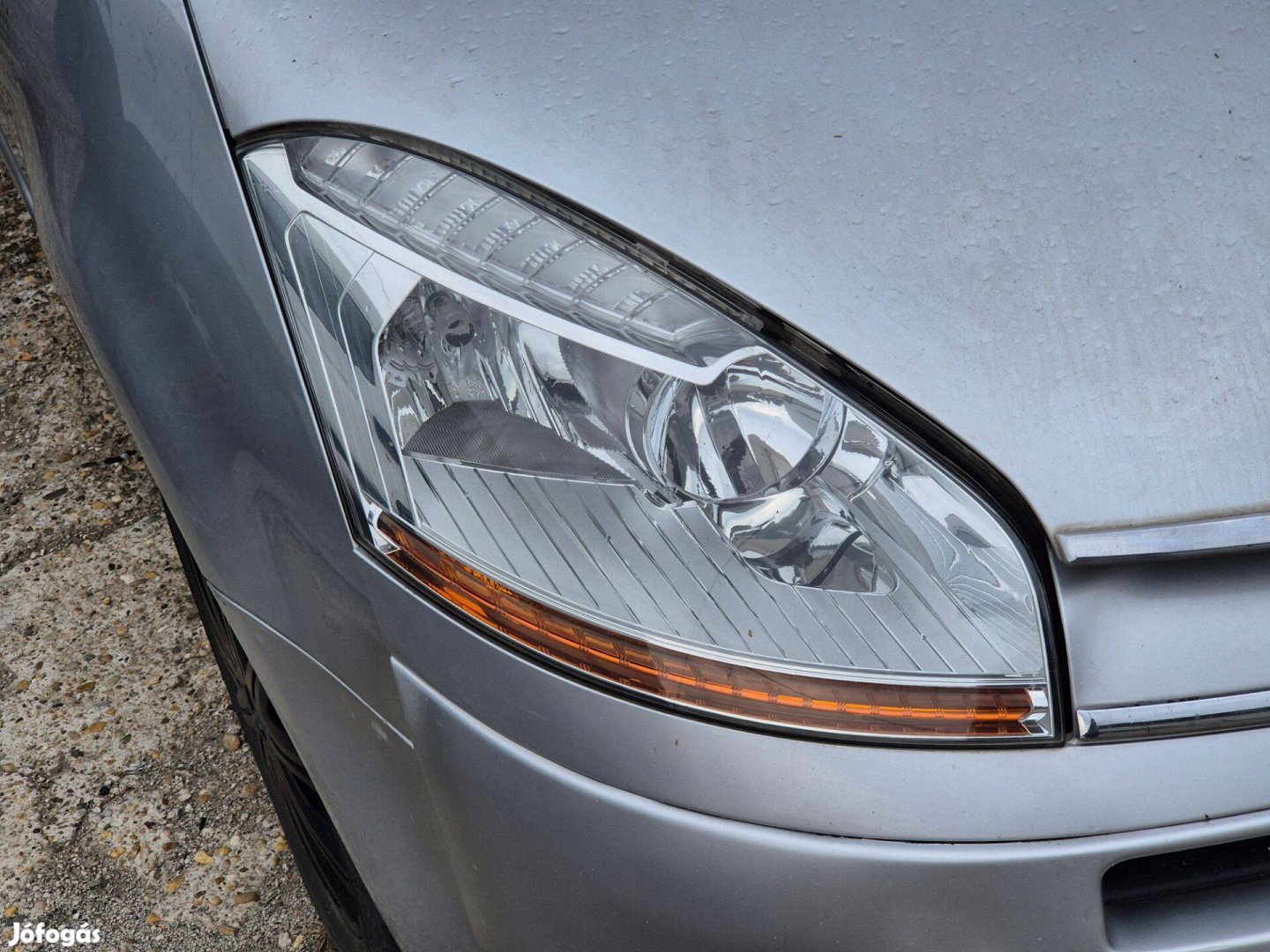 Citroen C4 Picasso jobb első lámpa