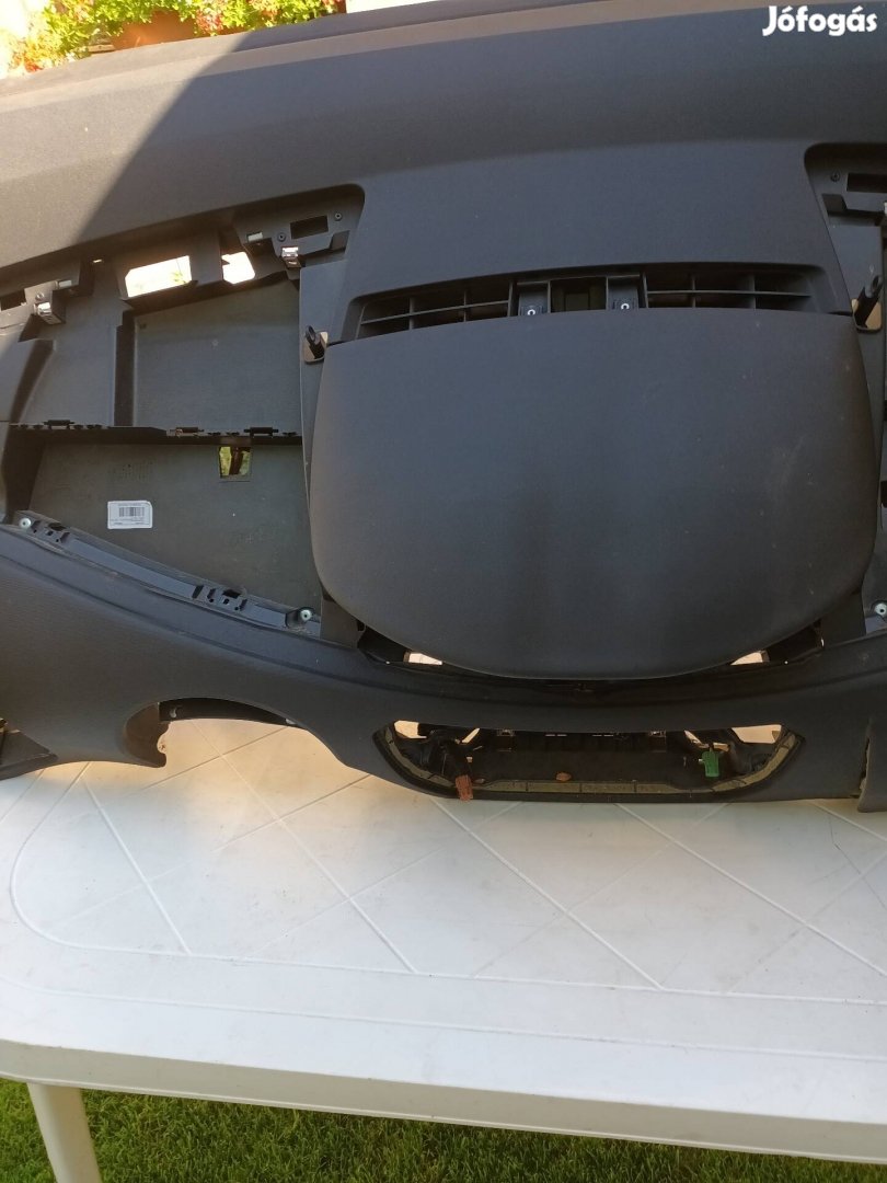 Citroen C4 Picasso müszerfal hibátlan  kábelköteggel ?