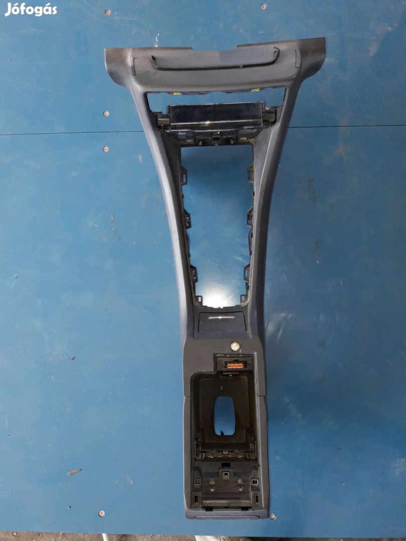 Citroen C5 08- Középbox