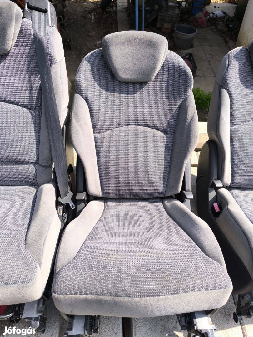 Citroen C8, Peugeot 807, Fiat Ulysse, Lancia Phedra középső ülés