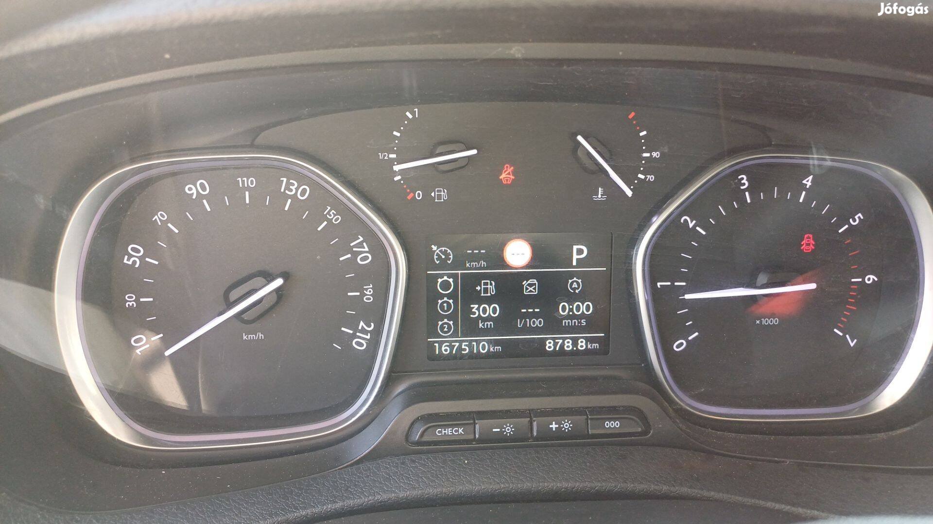 Citroen Jumpy kishereautó kevés km , kitűnő állapotban.Automata!