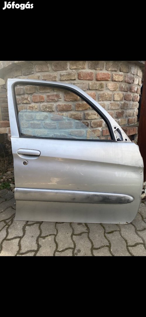 Citroen Xsara Picasso jobb első ajtó Ezrc színkód