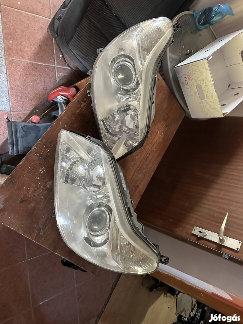 Citroen c5 (2006)xenon és normál lámpák eladok