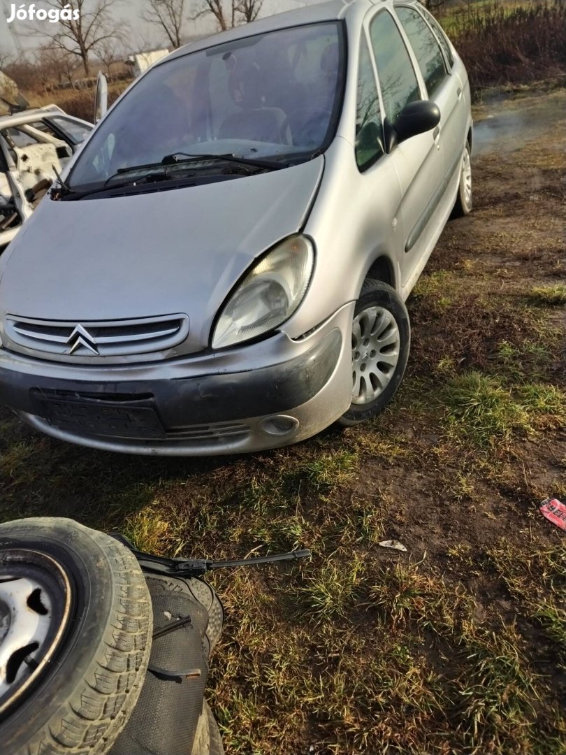 Citroen xsara Picasso 2.0 hdi minden alkatrésze 