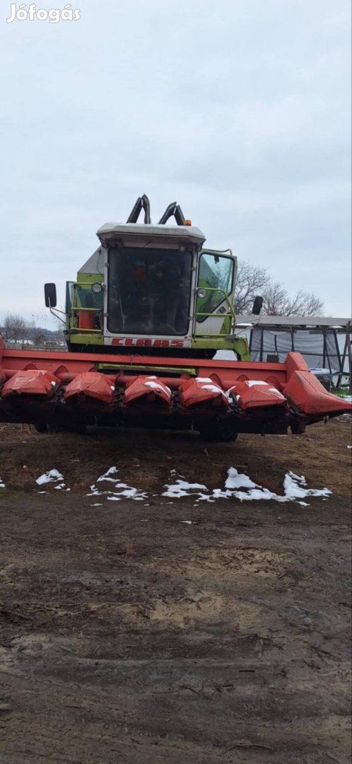 Claas Dominator 106