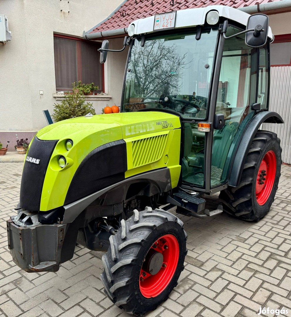 Claas Nectis 237VL kistraktor