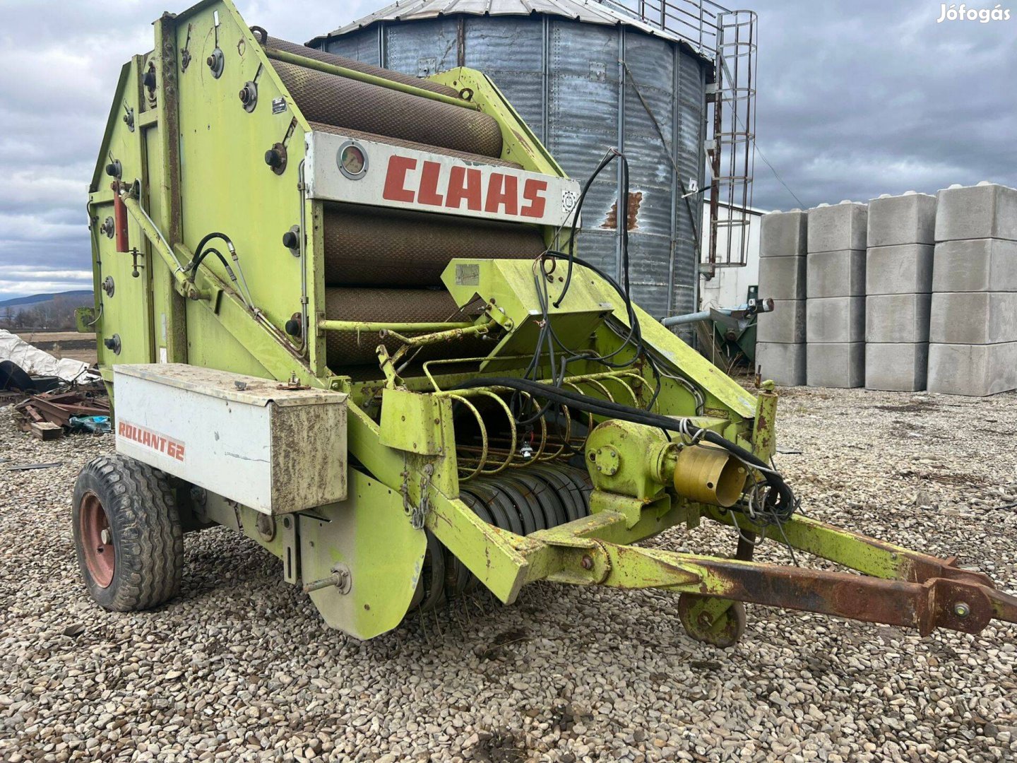 Claas Rollant 62 körbálázó - cérnával