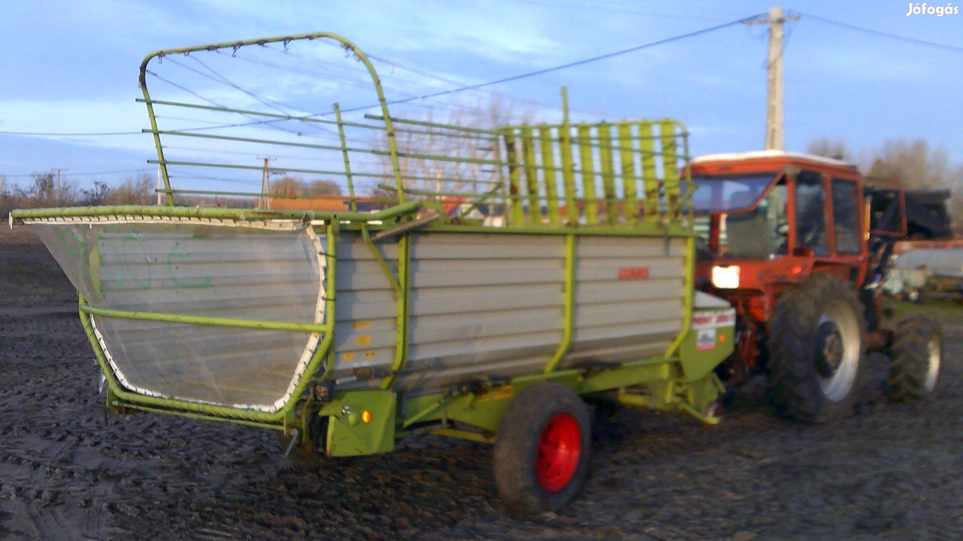 Claas Sprint 300 T tip 30 köbös hamszter , rendfelszedő kocsi