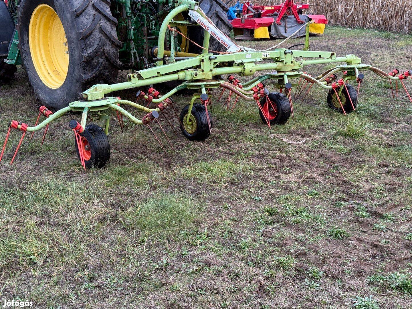 Claas Volto 540H függesztett rendterítő, rendkezelő