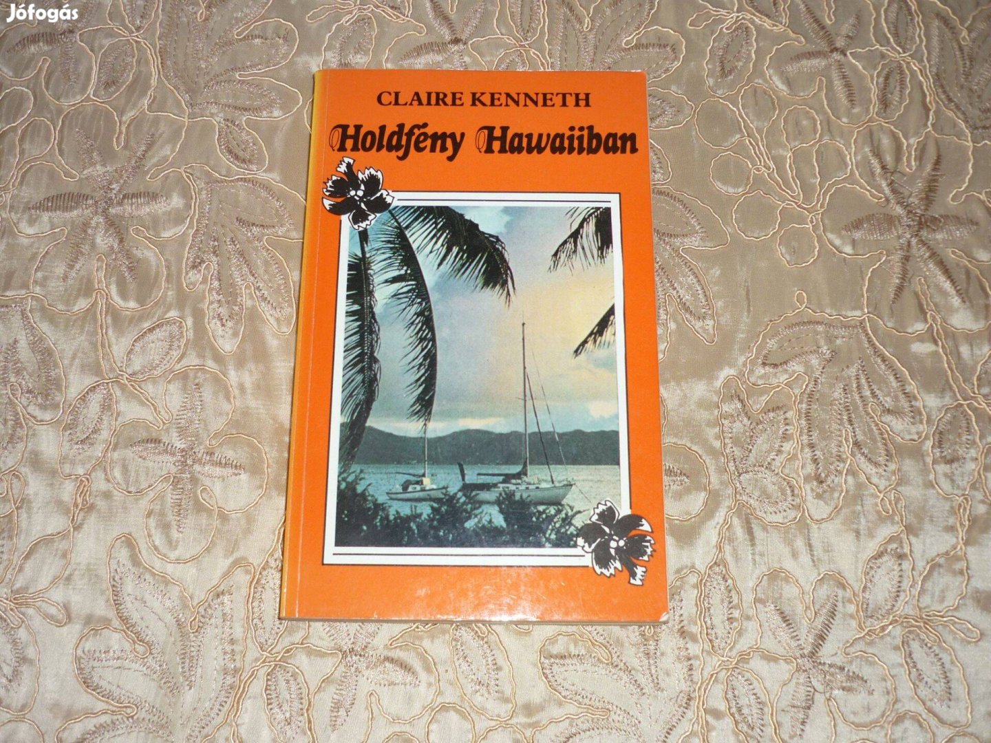 Claire Kenneth - Holdfény Hawaiiban - romantikus regény