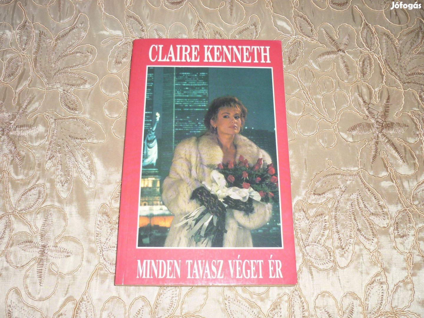 Claire Kenneth - Minden tavasz véget ér - romantikus regény