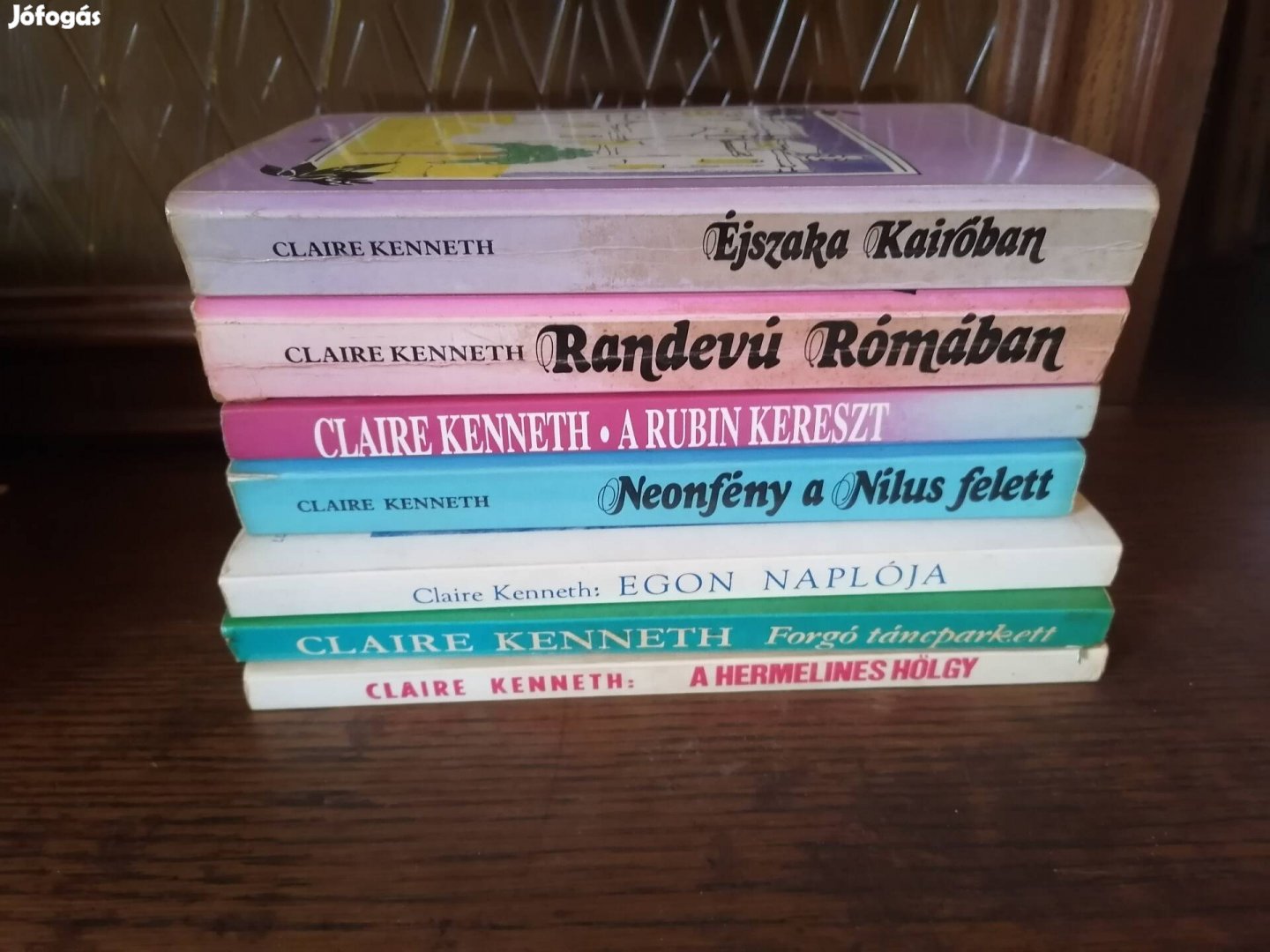 Claire Kenneth könyvek