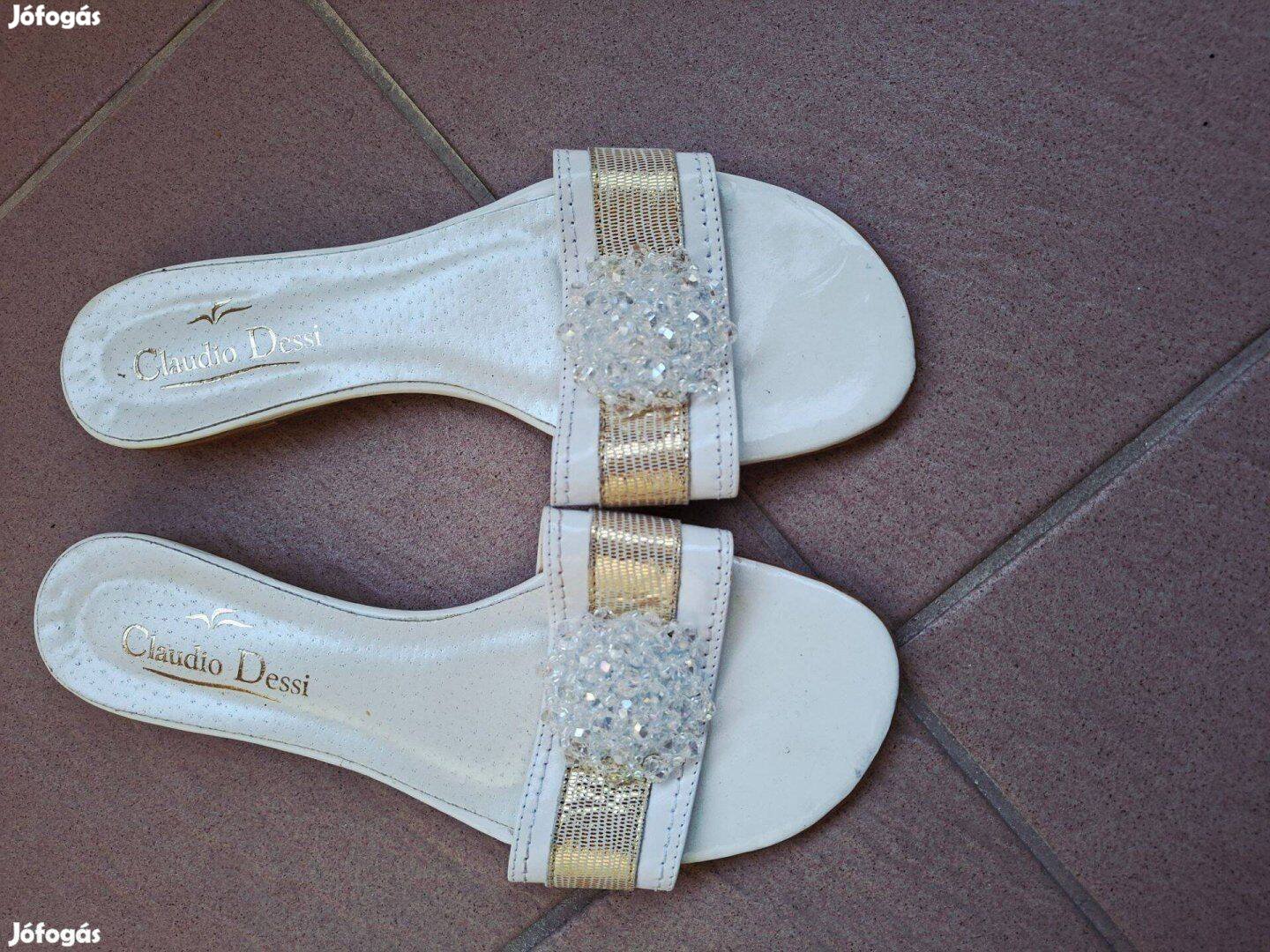 Claudio Dessi 40-es 1-szer viselt elegáns fehér női papucs