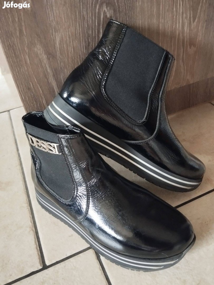 Claudio Dessi csizma