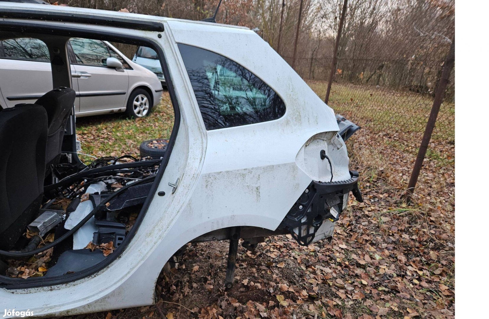 Clio 3 Kombi bal hátsó sárvédő negyed