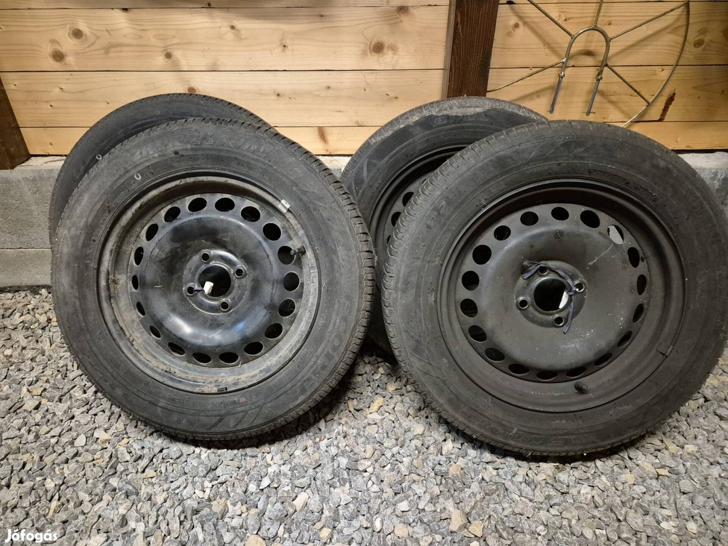 Clio lemezfelni 185/65 r15 gumikkal 