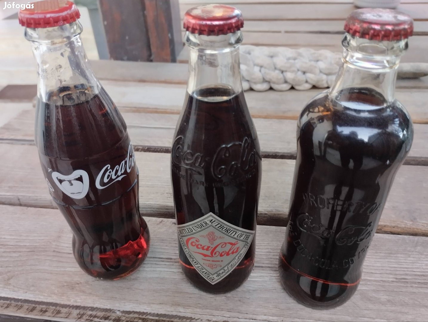 Coca Cola bontatlan állapotban.