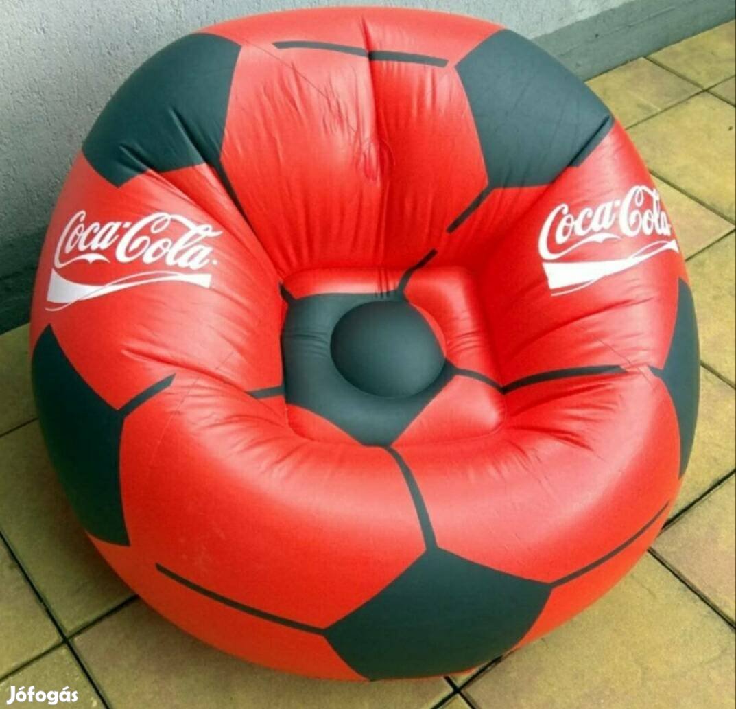 Coca Cola felfújható fotelek 