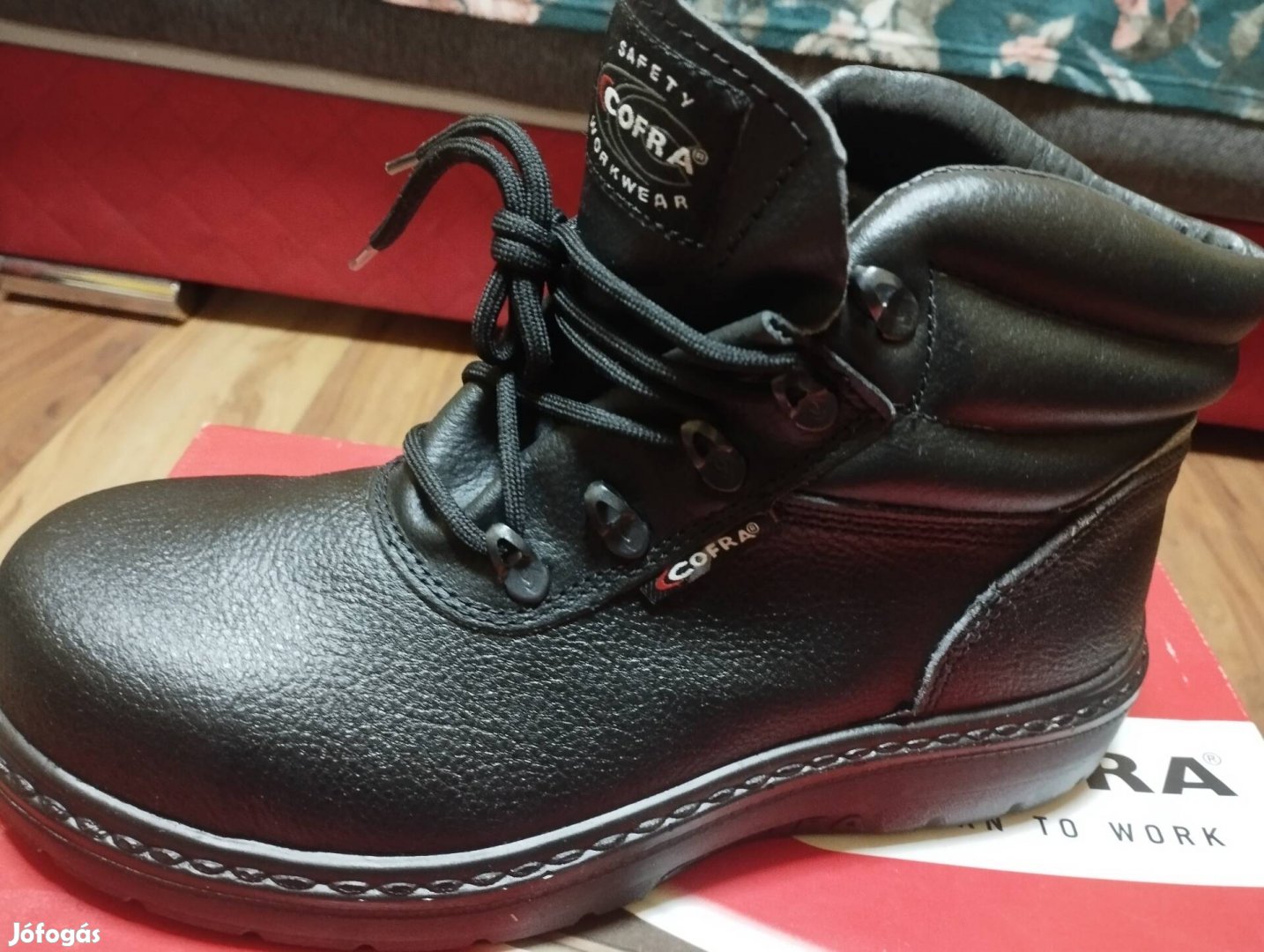 Cofra minőségi munkavédelmi bakancs.