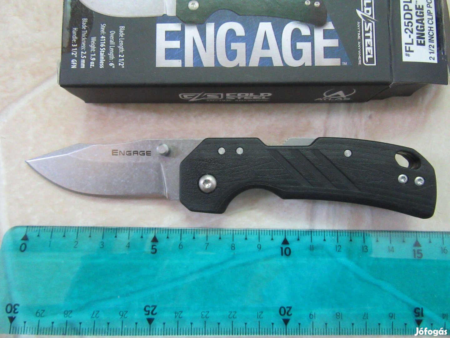 Cold Steel Engage kés bicska
