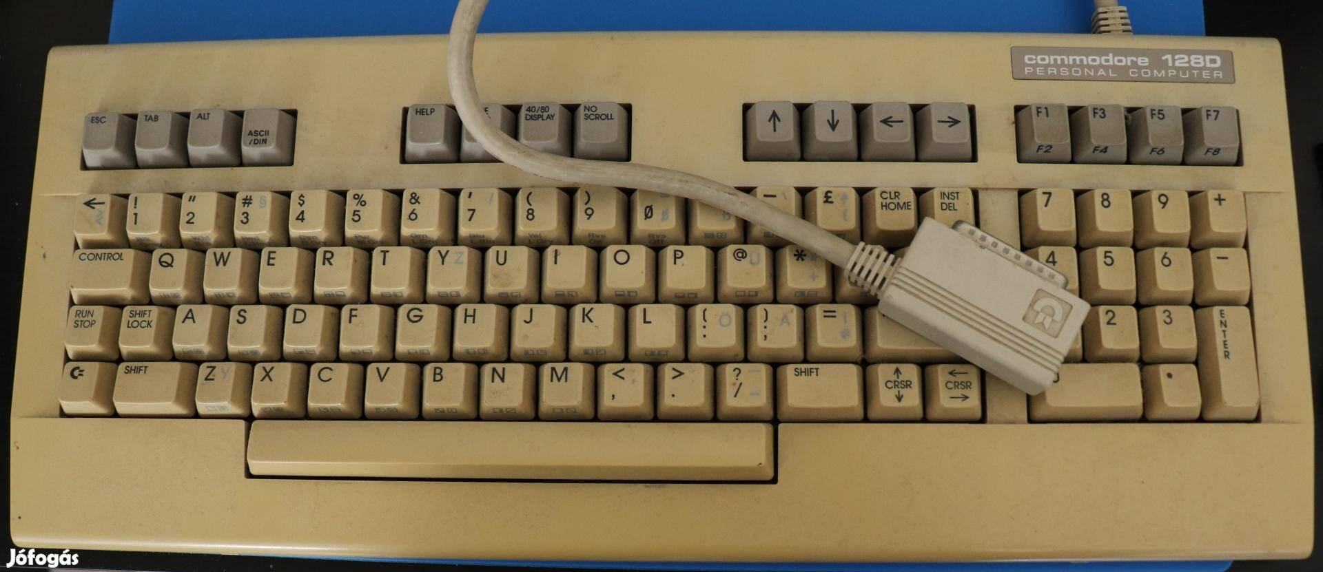 Commodore 128D billentyűzetet keresek .Nem csalókar.