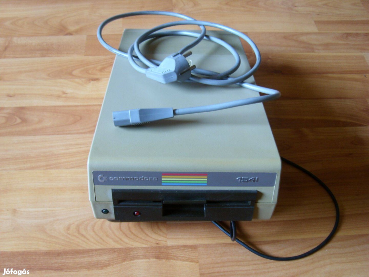 Commodore 1541-es Floppy + áram kábel eladó