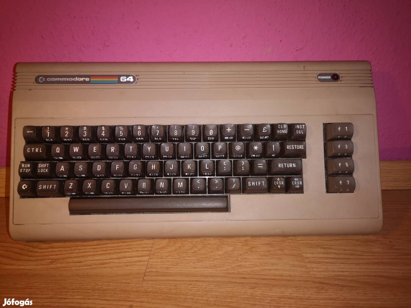 Commodore 64 + táp + magnó Barney-nek