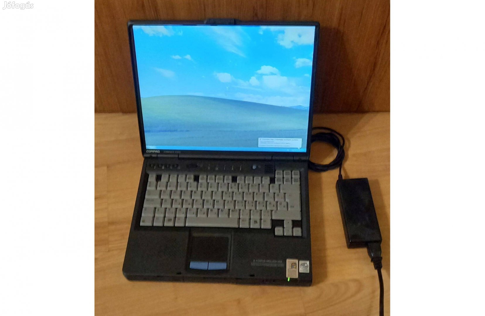 Compaq Armada E500 töltővel