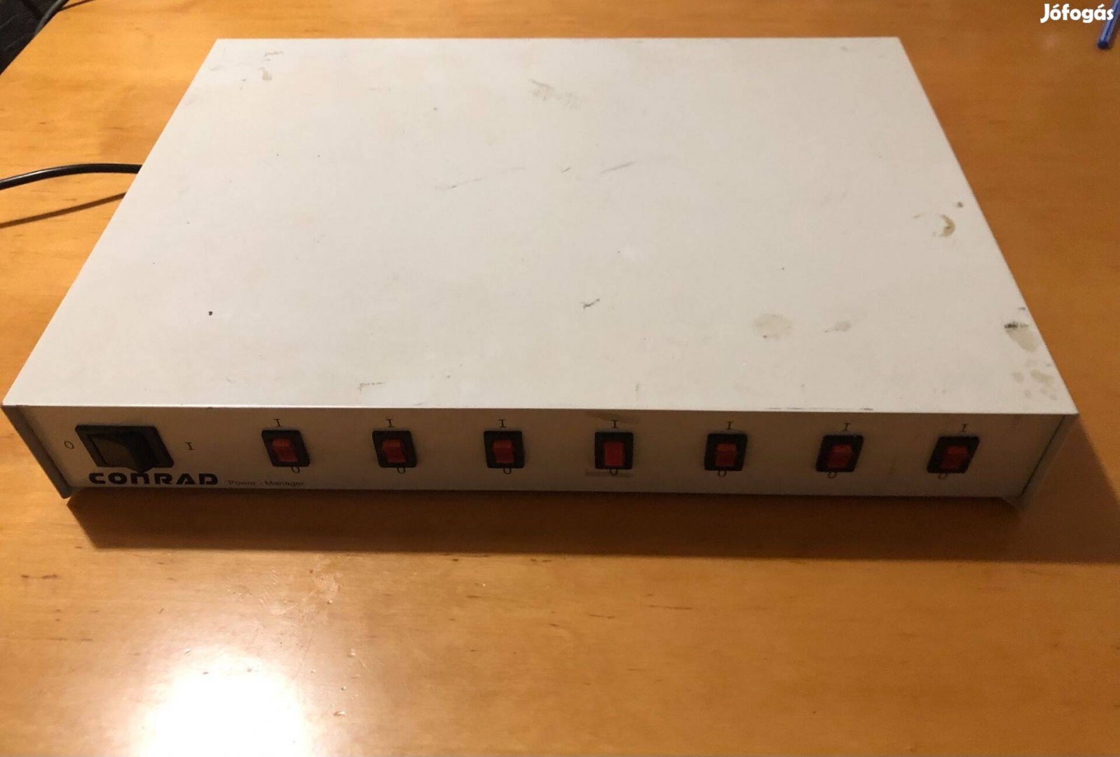 Conrad power manager elosztó