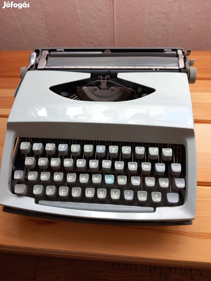 Consul 231.3 mechanikus retro táska írógép