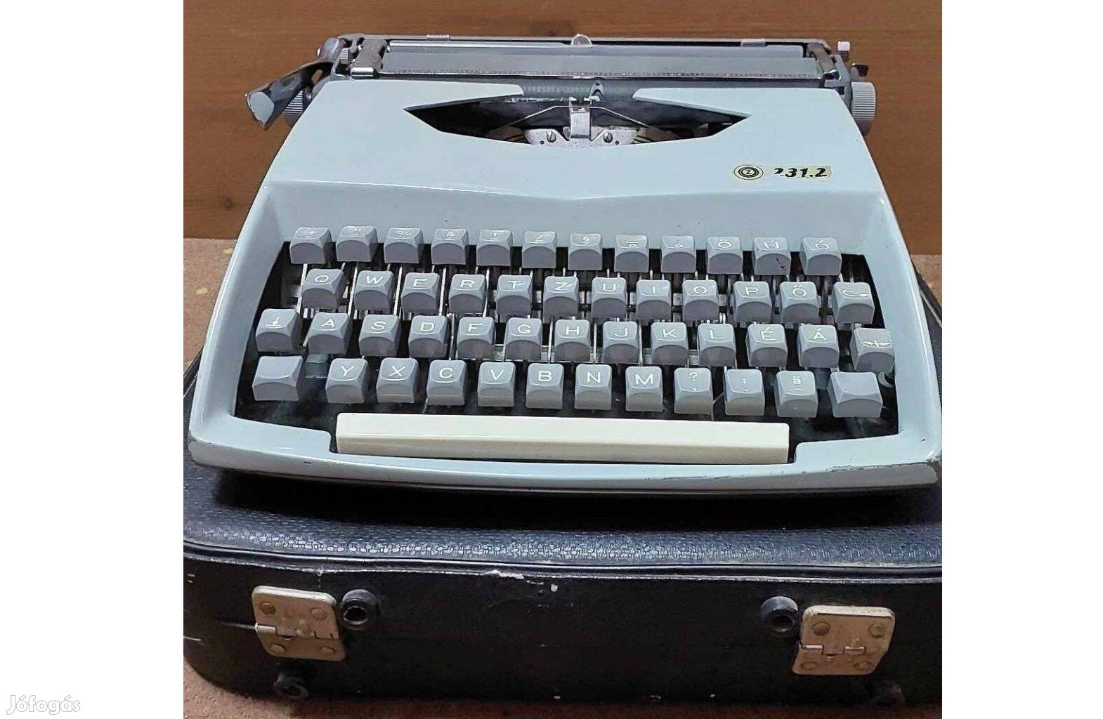 Consul mechanikus írógép Z 231.2