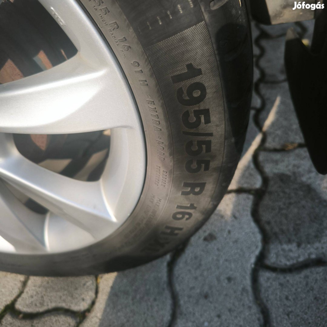 Continental 195/55 R16 nyári gumi 4 db