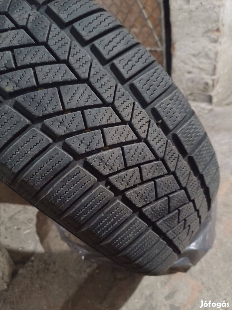 Continental 205/60 R16 téli gumi, 4 db