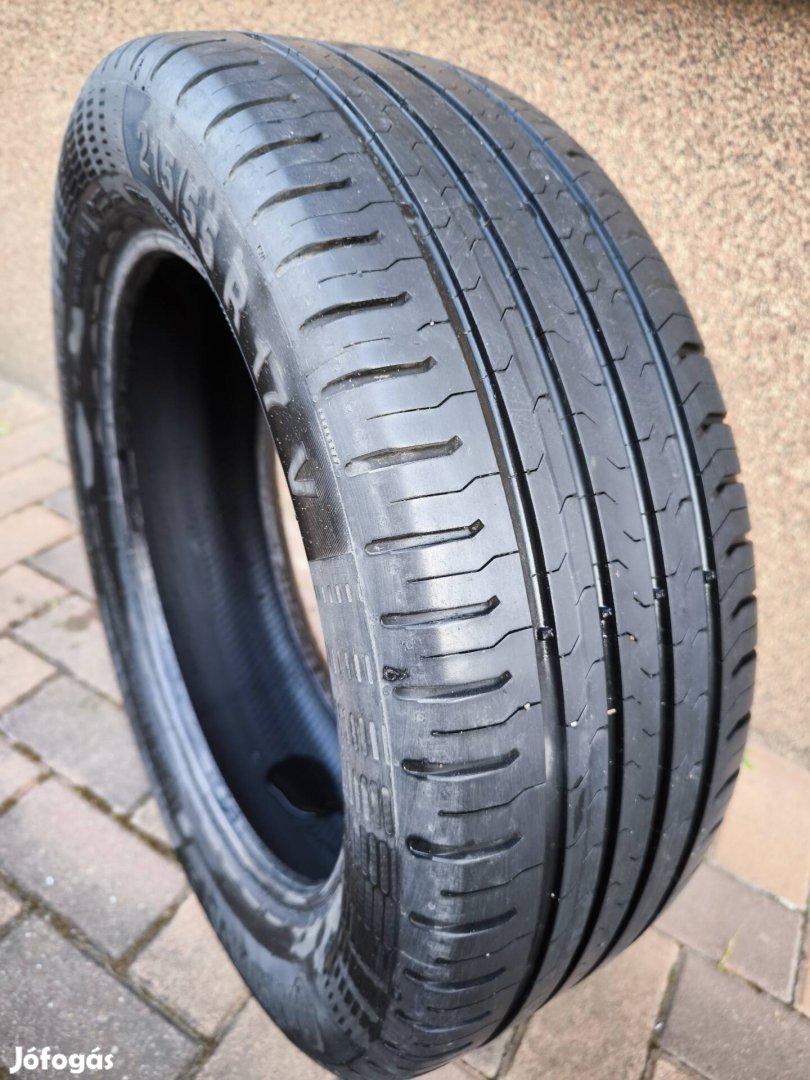 Continental 215/55 R17-es nyári gumi 